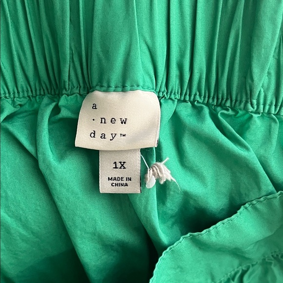 2 skirts. Green Ruffled Tiered Skirt 1X + Black Pleated Skirt 16w Duo. - Picture 6 of 8